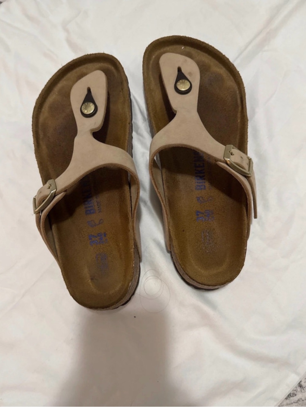 Birkenstock Gizeh Thong Sandals in Nude Beige